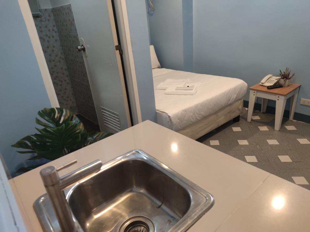 Glory Hotel Cubao Кесон-Сити Экстерьер фото